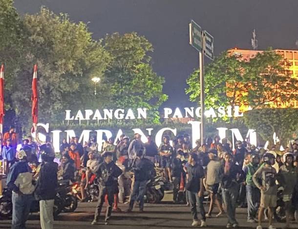 demo, unjuk rasa, simpang lima