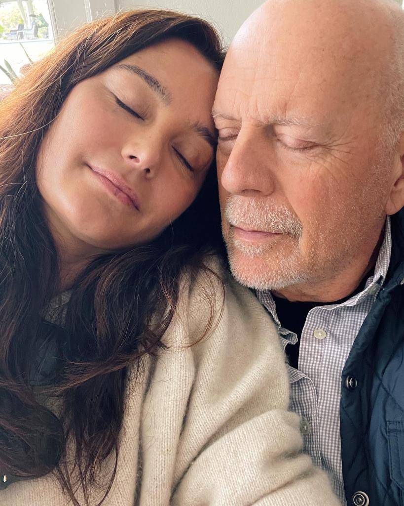 1.jpegBruce Willis dan Emma Hemming