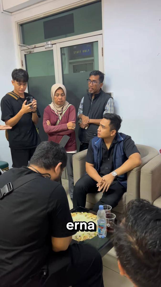 artis kunjungi rumah duka dan pemakaman Affan Kurniawan