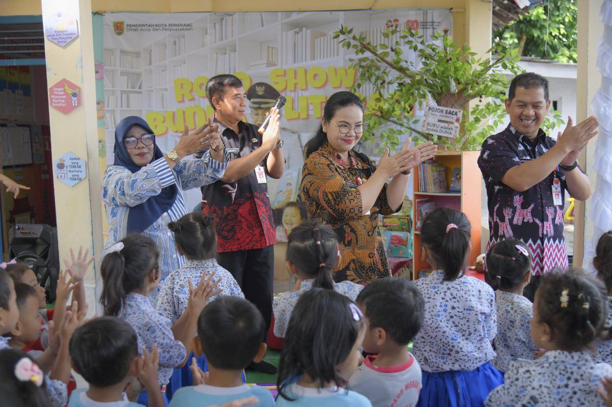 bunda literasi, mendongeng, gemar membaca