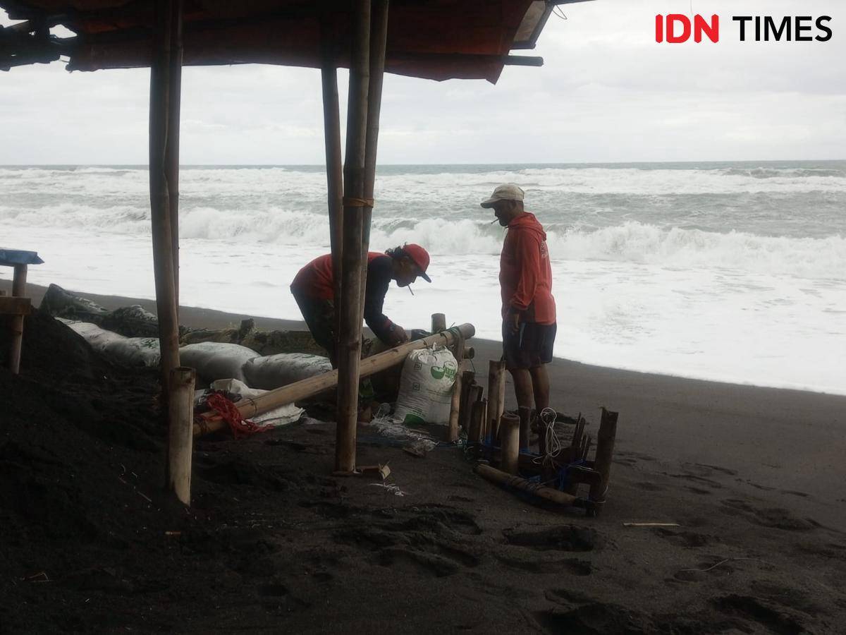 Angin kencang melanda Pansela Bantul sebabkan nelayan gagal melau