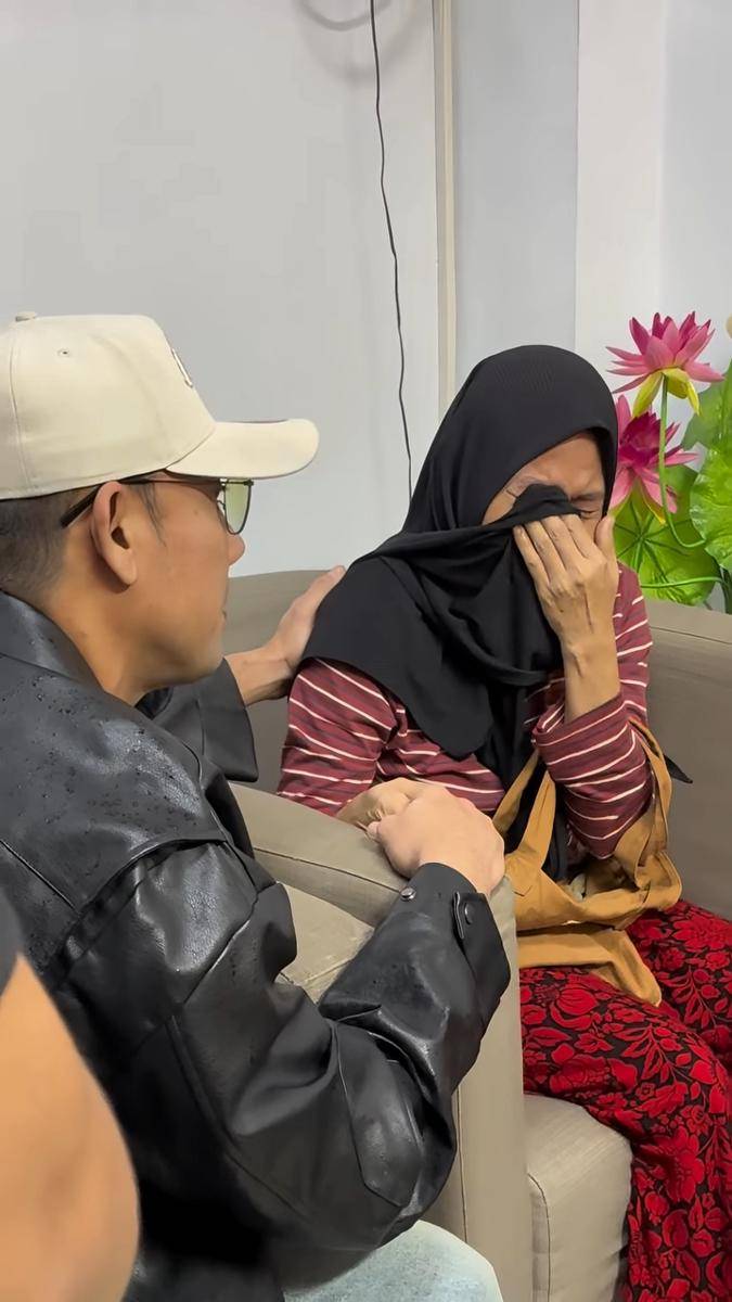 artis kunjungi rumah duka dan pemakaman Affan Kurniawan