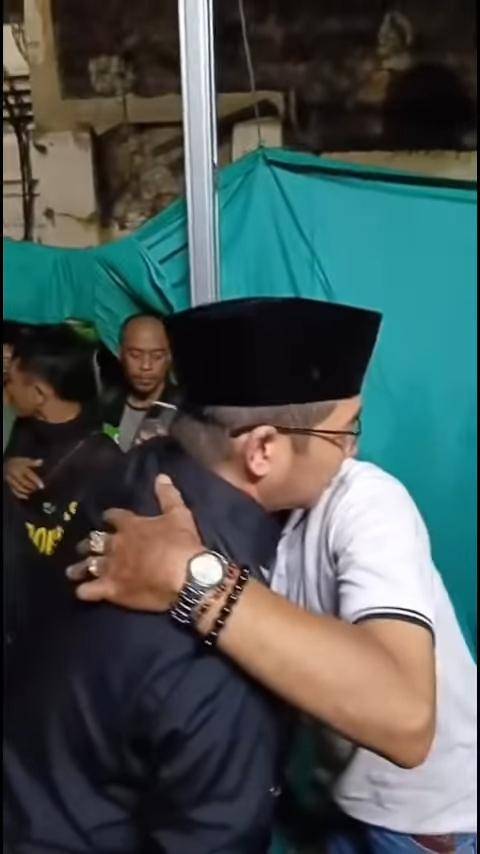 artis kunjungi rumah duka dan pemakaman Affan Kurniawan