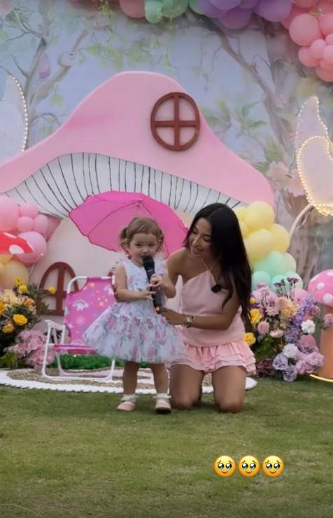 Pesta Ultah ke-2 Kamari (Instagram.com/jennifercoppenreal20)