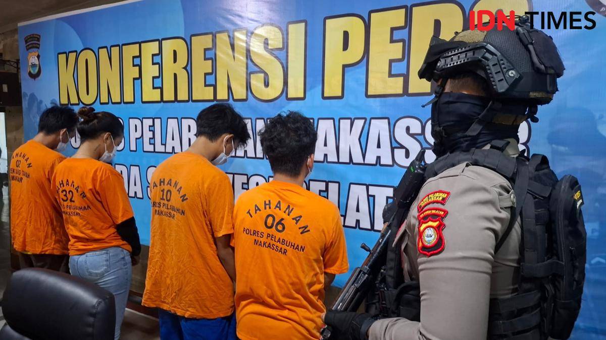 Polres Pelabuhan Makassar menangkap lima orang terduga pelaku TPPO modus prostitusi anak di bawah umur, Kamis (28/8/2025). IDN Times/Darsil Yahya