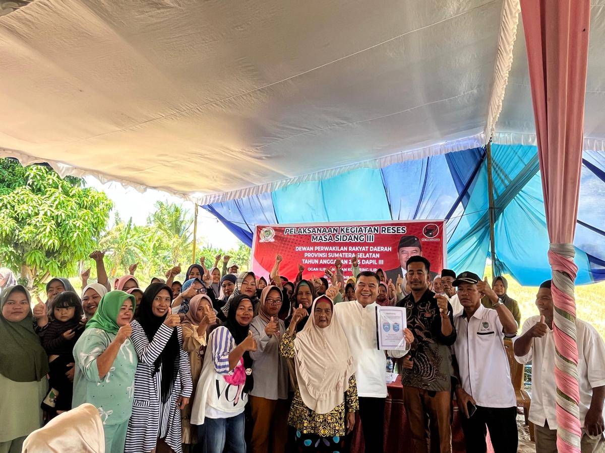 Wakil Ketua DPRD Sumsel, Ilyas Panji Alam melaksanakan reses masa sidang ke-3 di sejumlah desa di Kabupaten Ogan Ilir.