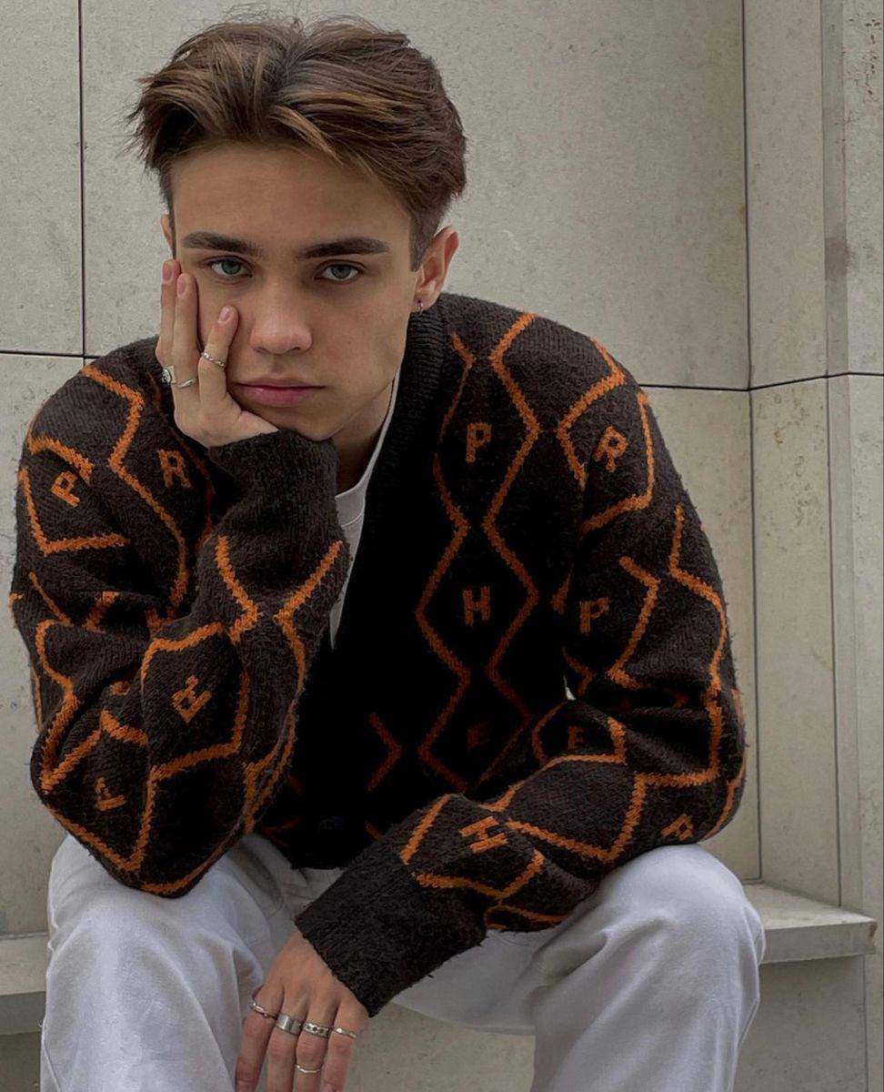 Model rambut Short Middle Part