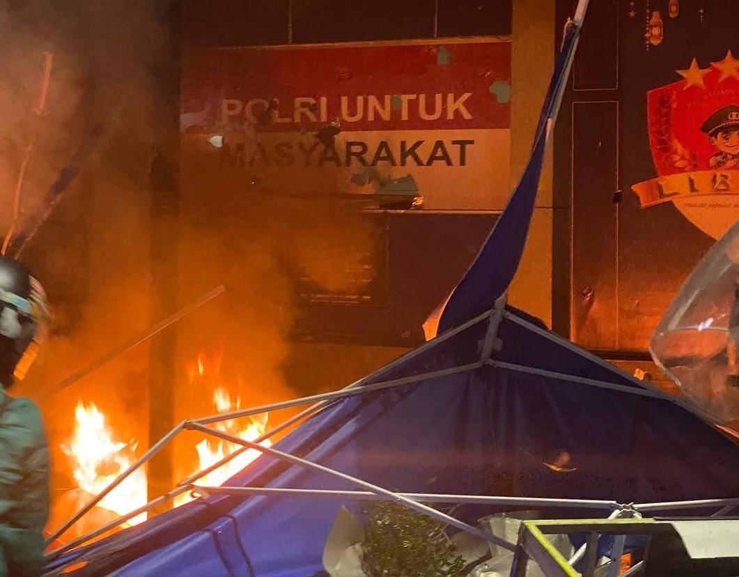 pos polisi, kebakaran 