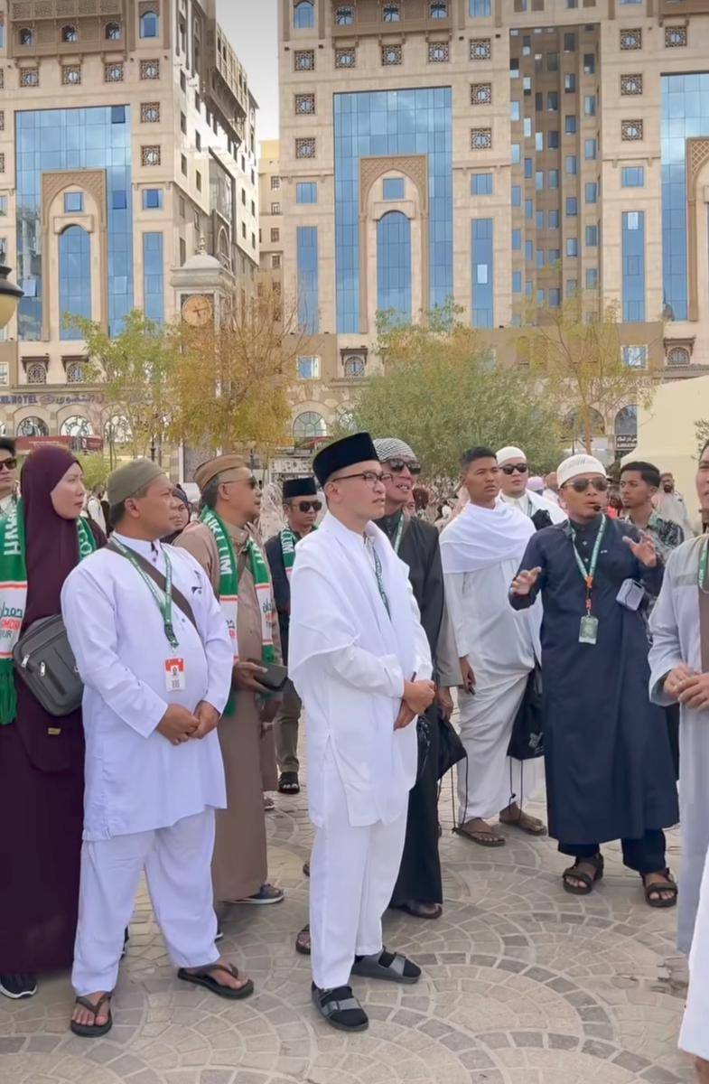 Ruben Onsu di Madinah
