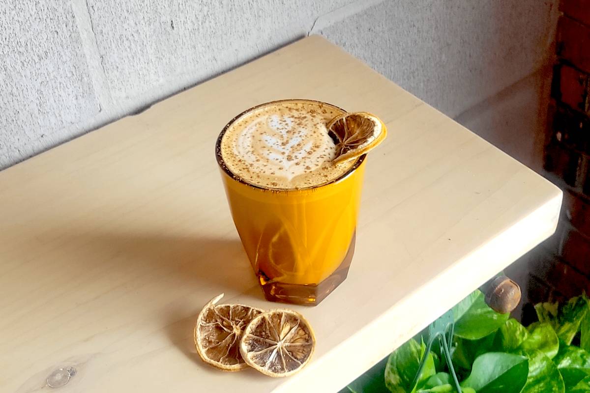 ilustrasi mocha orange latte