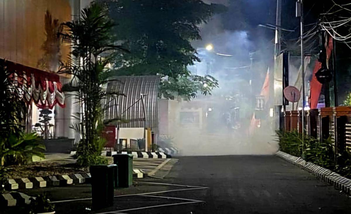 Gas Air Mata yang sempat masuk ke area RSSA Malang. (IDN Times/Istimewa)