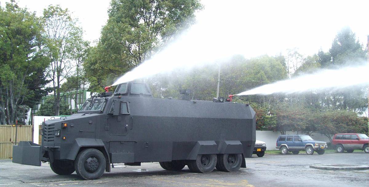 ilustrasi water cannon (commons.wikimedia.org/Blindajes)