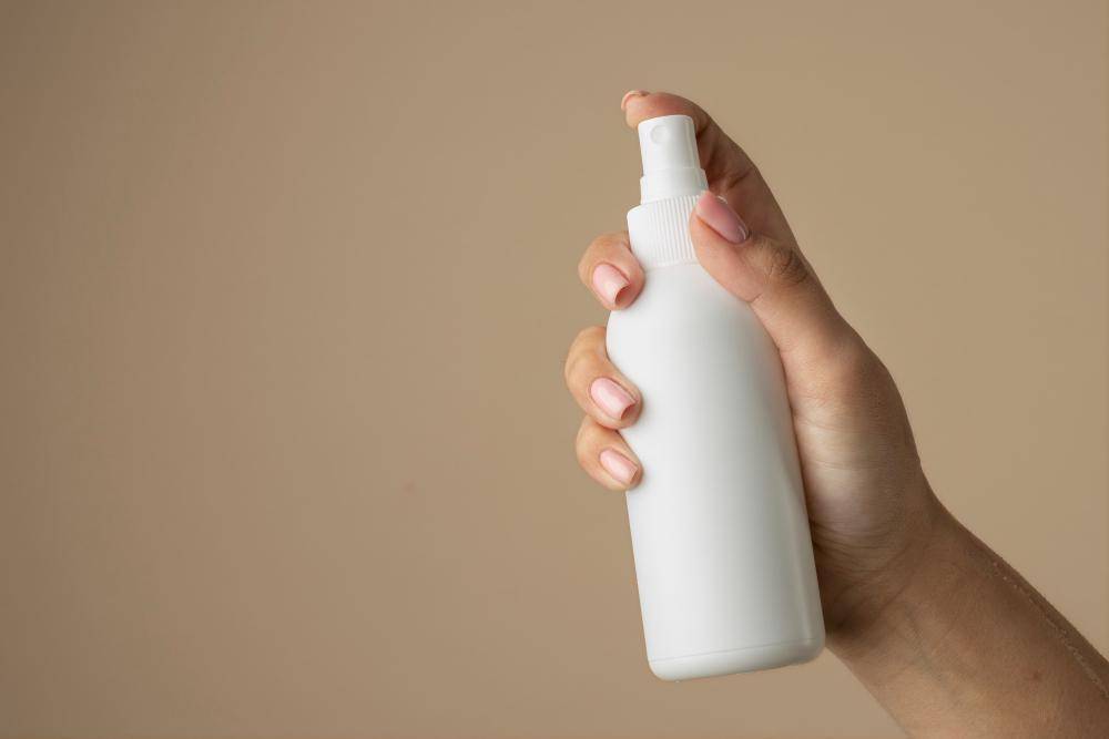 ilustrasi potret body mist cowok (freepik.com/freepik)