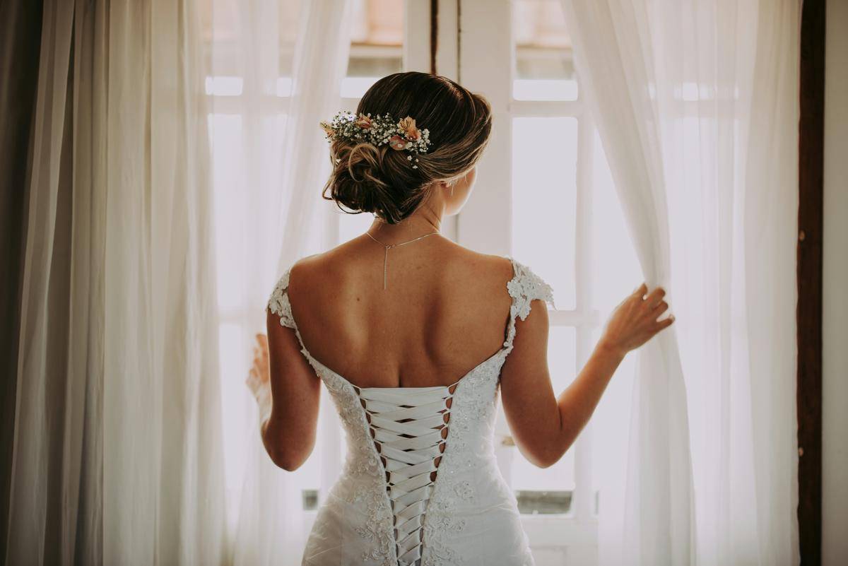 ilustrasi pengantin (unsplash.com/Cássio Jardim)