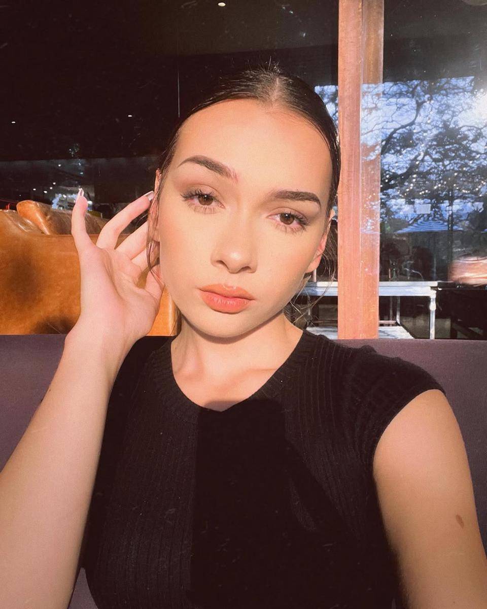 inspirasi makeup untuk picnic date (instagram.com/doshzn)