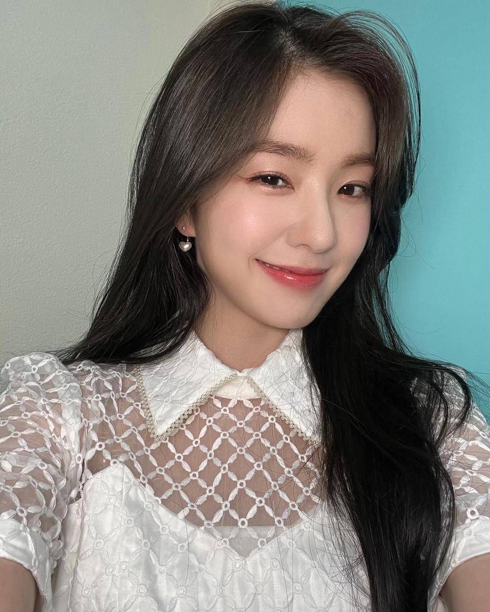 inspirasi makeup untuk picnic date (instagram.com/renebaebae)