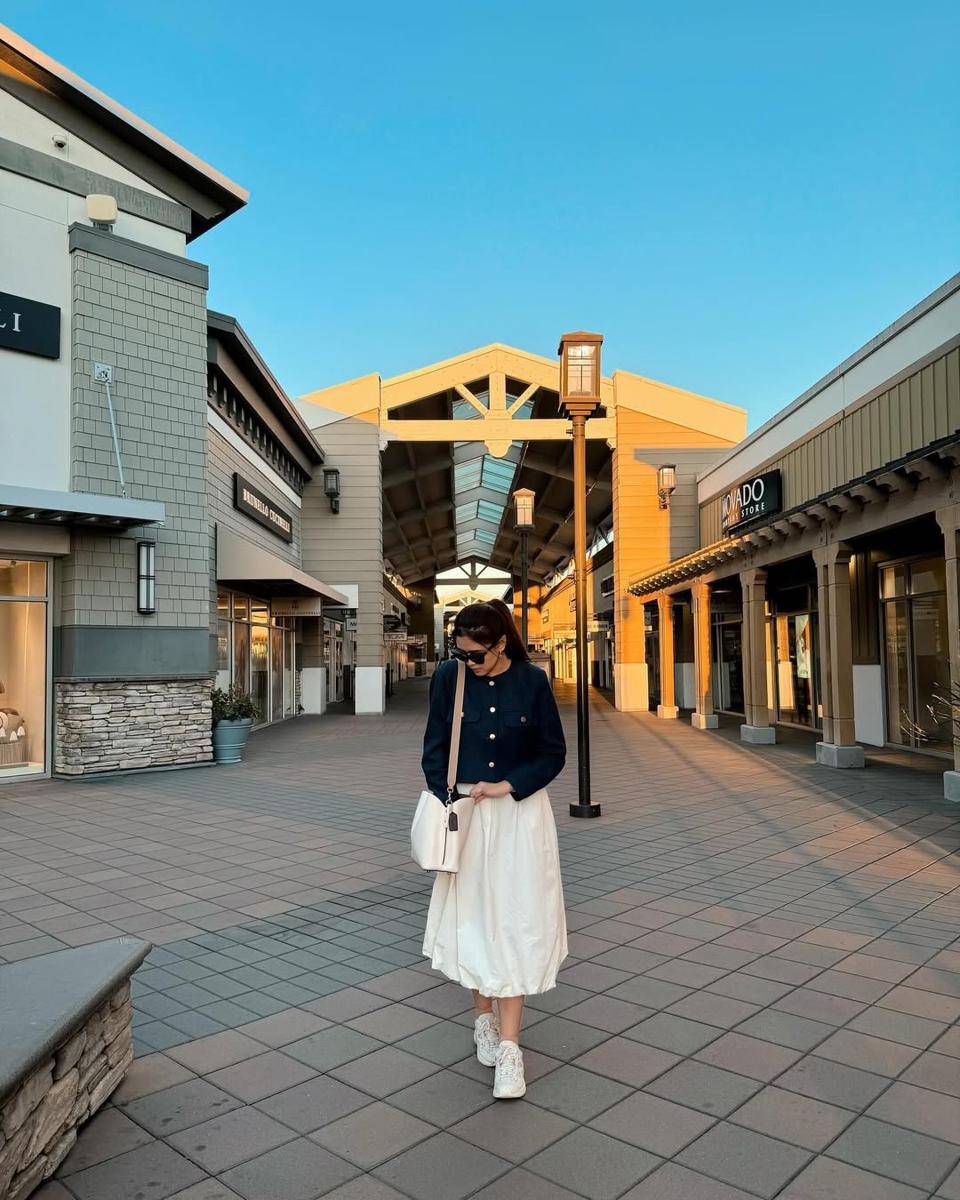 OOTD smart casual dengan rok (instagram.com/rinandamh)