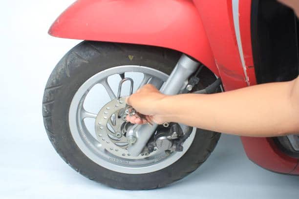 ilustrasi putar posisi ban (pexels.com/pexels)