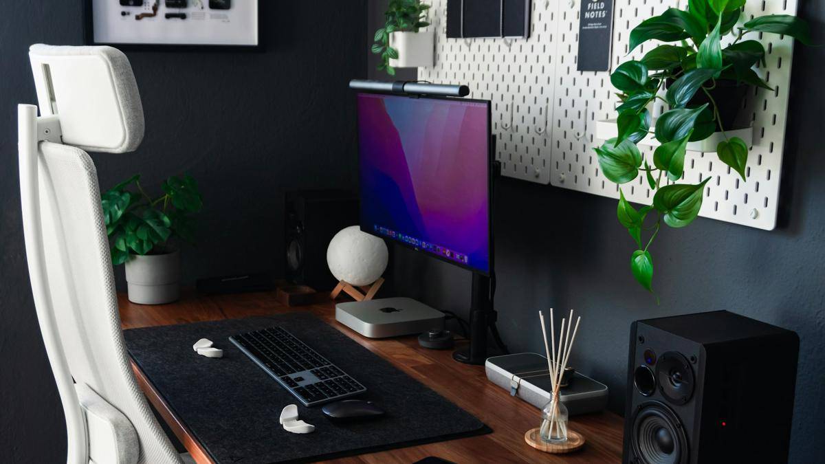 ide dekorasi meja kerja estetik (unsplash.com/Matúš Gocman)