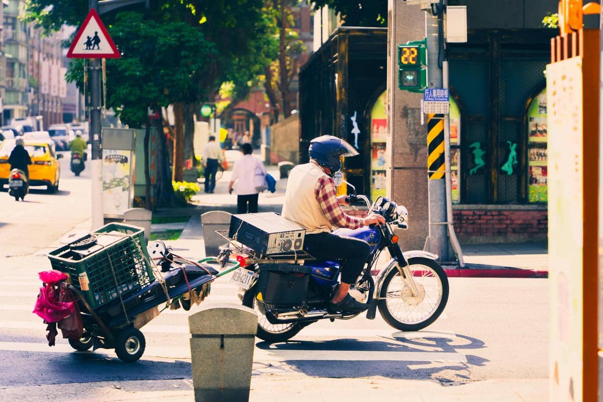 ilustrasi beban motor berlebih (pexels.com/pexels)