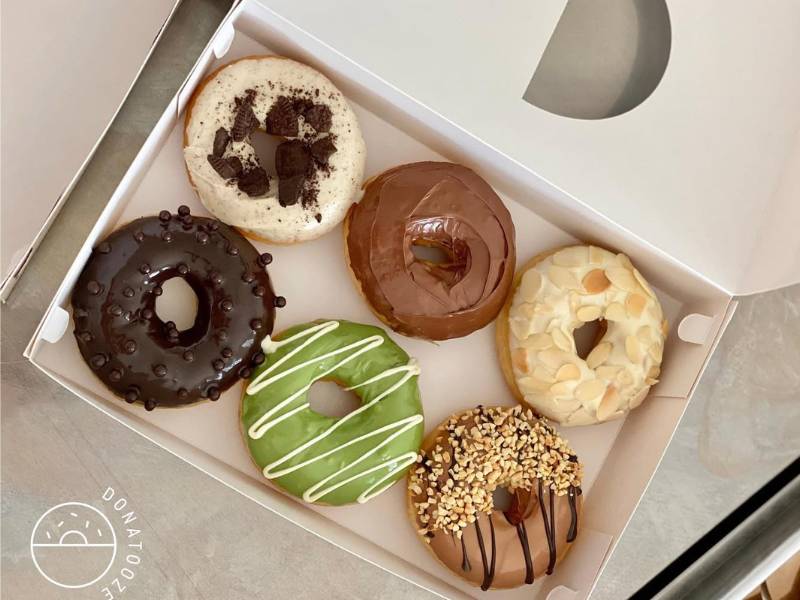 ilustrasi donat Donatooze