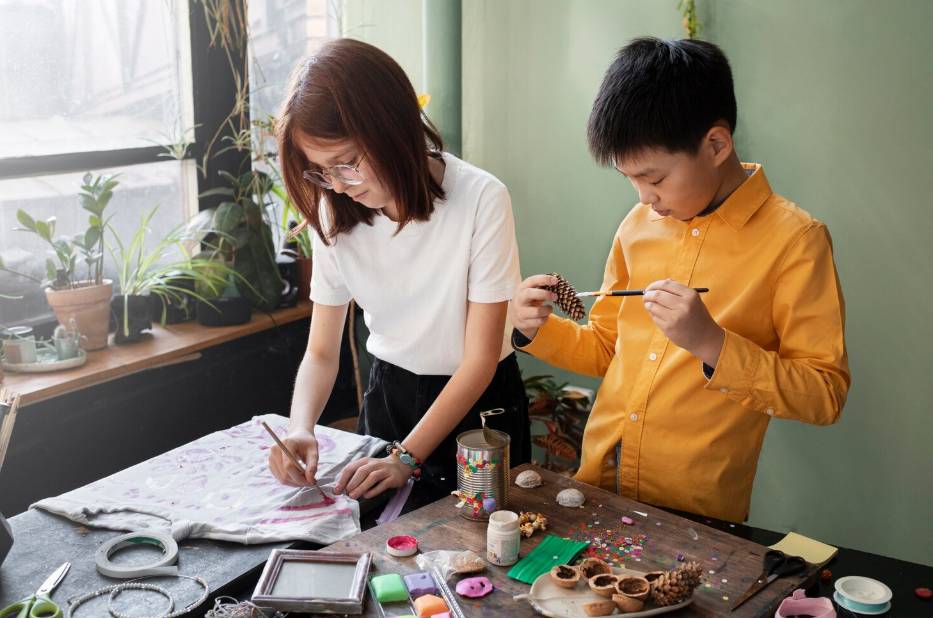 ilustrasi anak membuat kerajinan