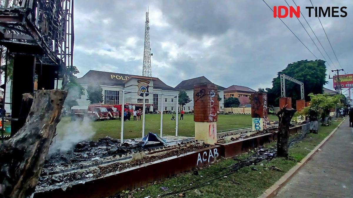 kondisi Mapolda DIY pasca aksi yang berlangsung Jumat (29/8/2025) hingga Sabtu (30/8/2025) dini hari.