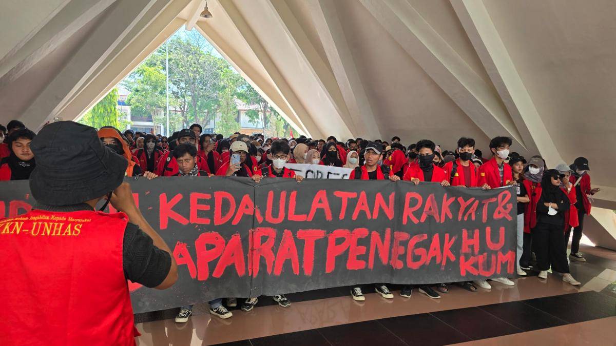 Ratusan mahasiswa Universitas Hasanuddin bersiap berdemonstrasi di Makassar, Sabtu (30/8/2025). (Dok. Istimewa)
