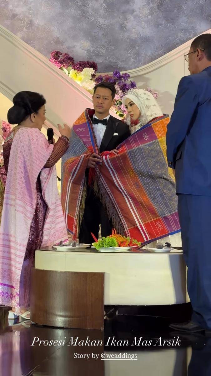 resepsi pernikahan Clara Shinta