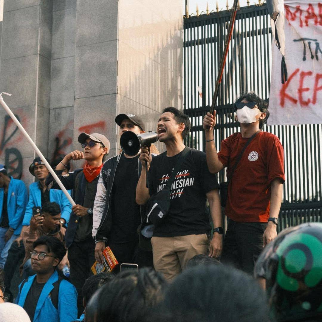 Jovial da Lopez dan Andovi da Lopez demo di Gedung DPR RI pada Jumat, 29 Agustus 2025