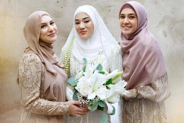 Irish Bella dan Dhini Aminarti Jadi Bridesmaid Clara Shinta (Instagram.com/dhiniaminarti)