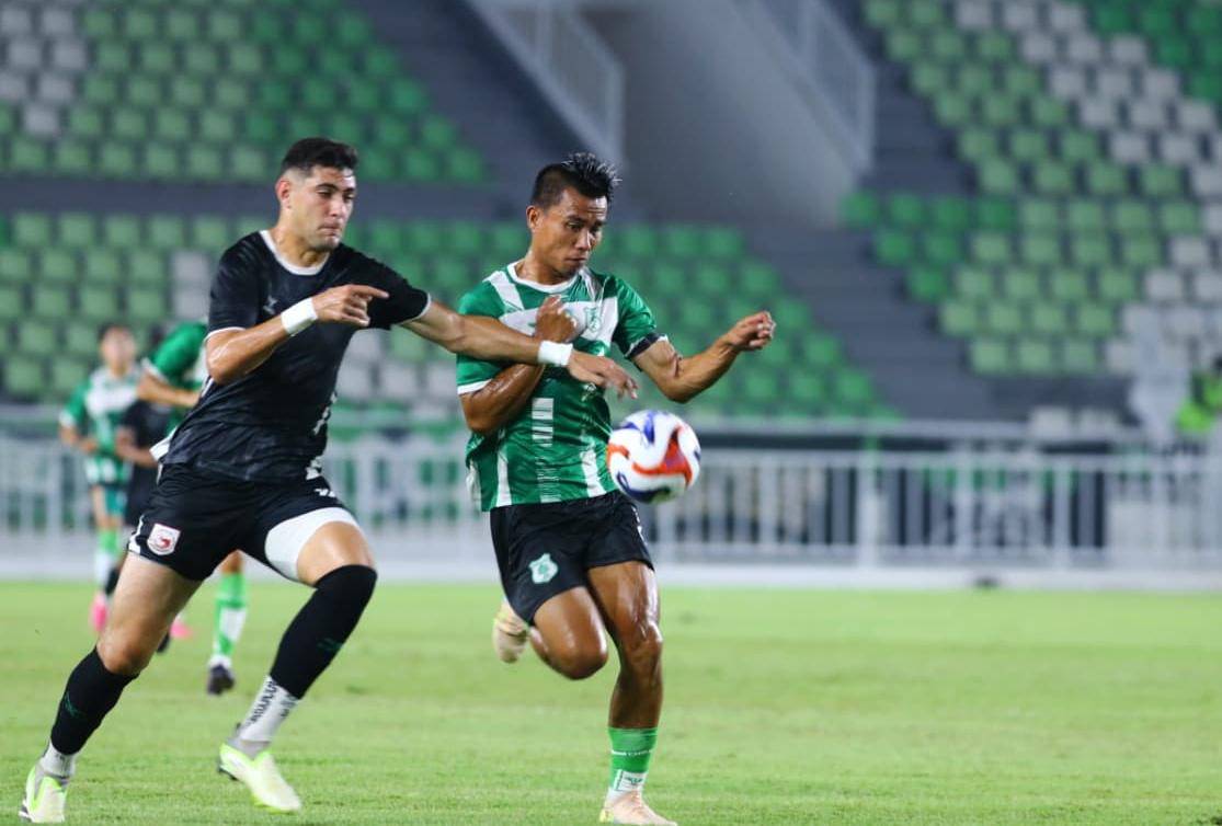 Duel PSMS kontra Garudayaksa di Stadion Utama Sumut, Sabtu (30/8/2025) (IDN Times/Doni Hermawan)