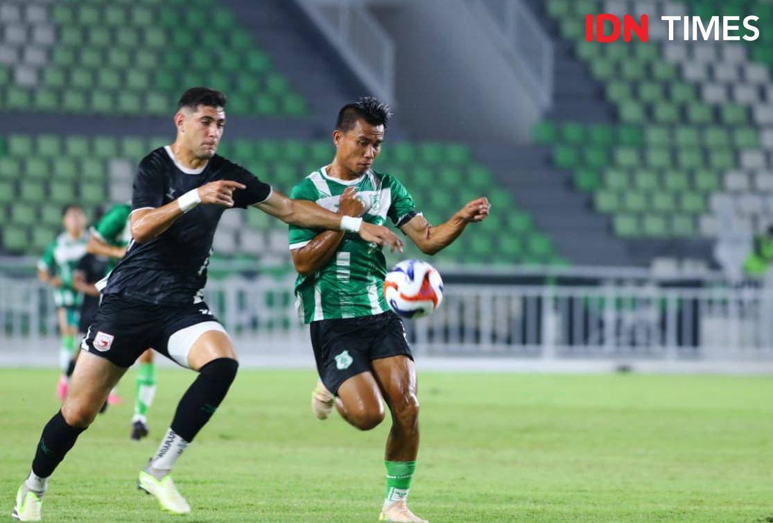 Duel PSMS kontra Garudayaksa di Stadion Utama Sumut, Sabtu (30/8/2025) (IDN Times/Doni Hermawan)