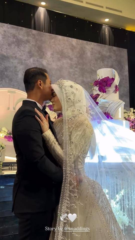 resepsi pernikahan Clara Shinta