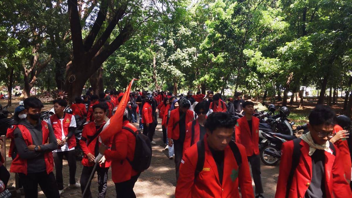 Ratusan mahasiswa Universitas Hasanuddin bersiap berdemonstrasi di Makassar, Sabtu (30/8/2025). (Dok. Istimewa)