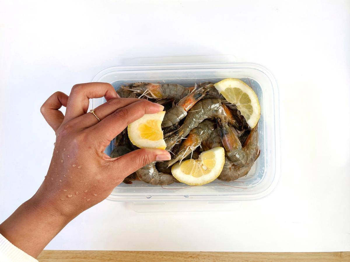 Potret udang di dalam kotak