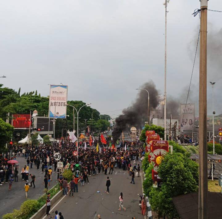 Demo mahasiswa Banten di Ciceri 