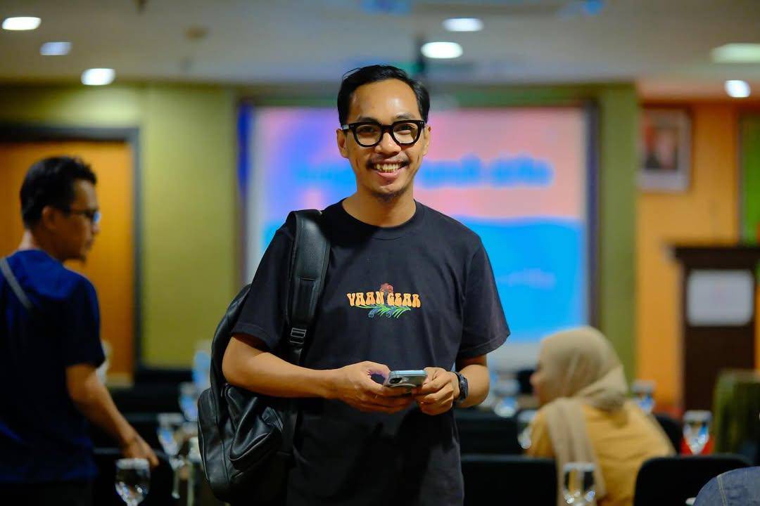 Teruslah mempermudah urusan orang lain, urusan kita biarlah tuhan yang mempermudah. Teruslah mem.jpg