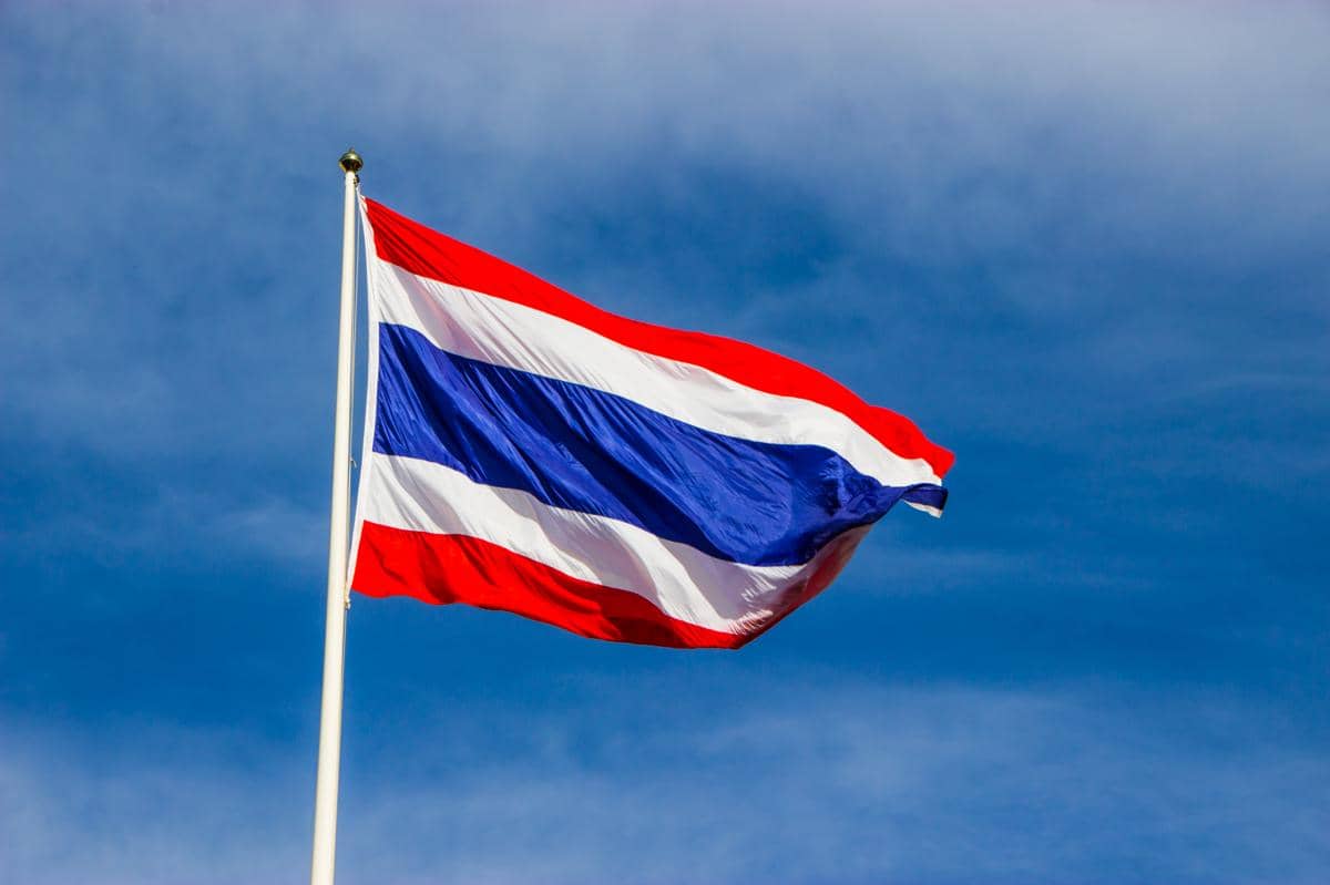 ilustrasi bendera thailand (vecteezy.com)