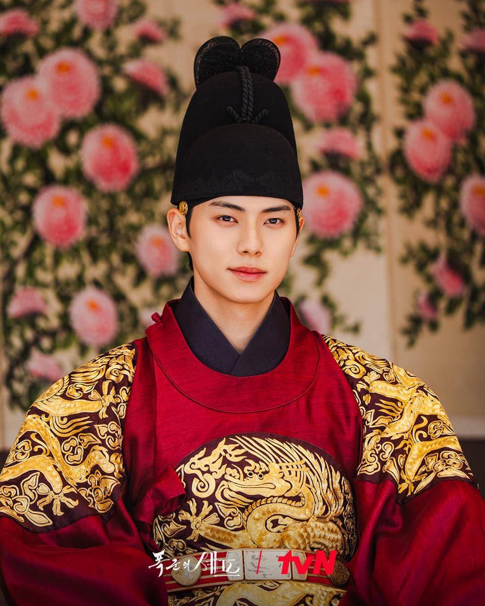 still cut Bon Appetit, Your Majesty (instagram.com/tvn_drama)