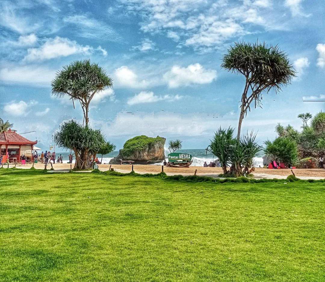 5 Destinasi Hijau Pinggiran Pantai di Jogja, Sejuk di Mata!