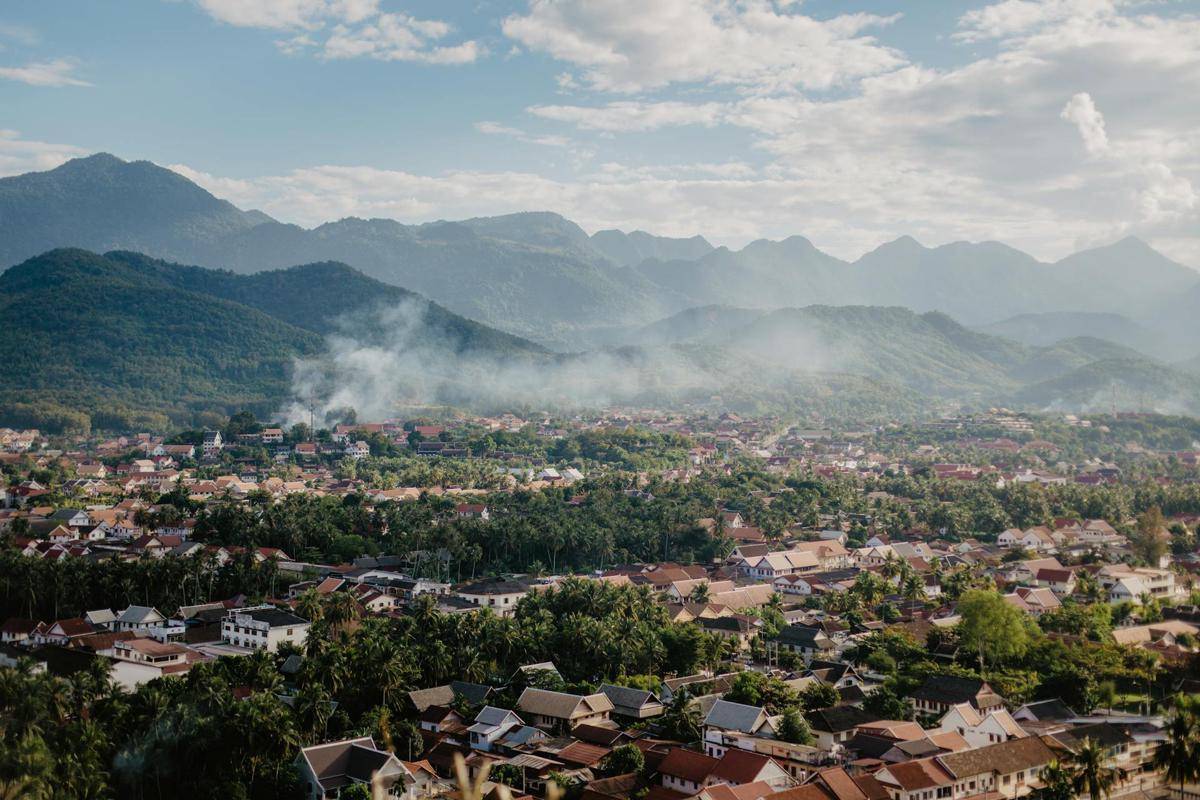Luang Prabang, Laos (pexels.com/ROMAN ODINTSO)