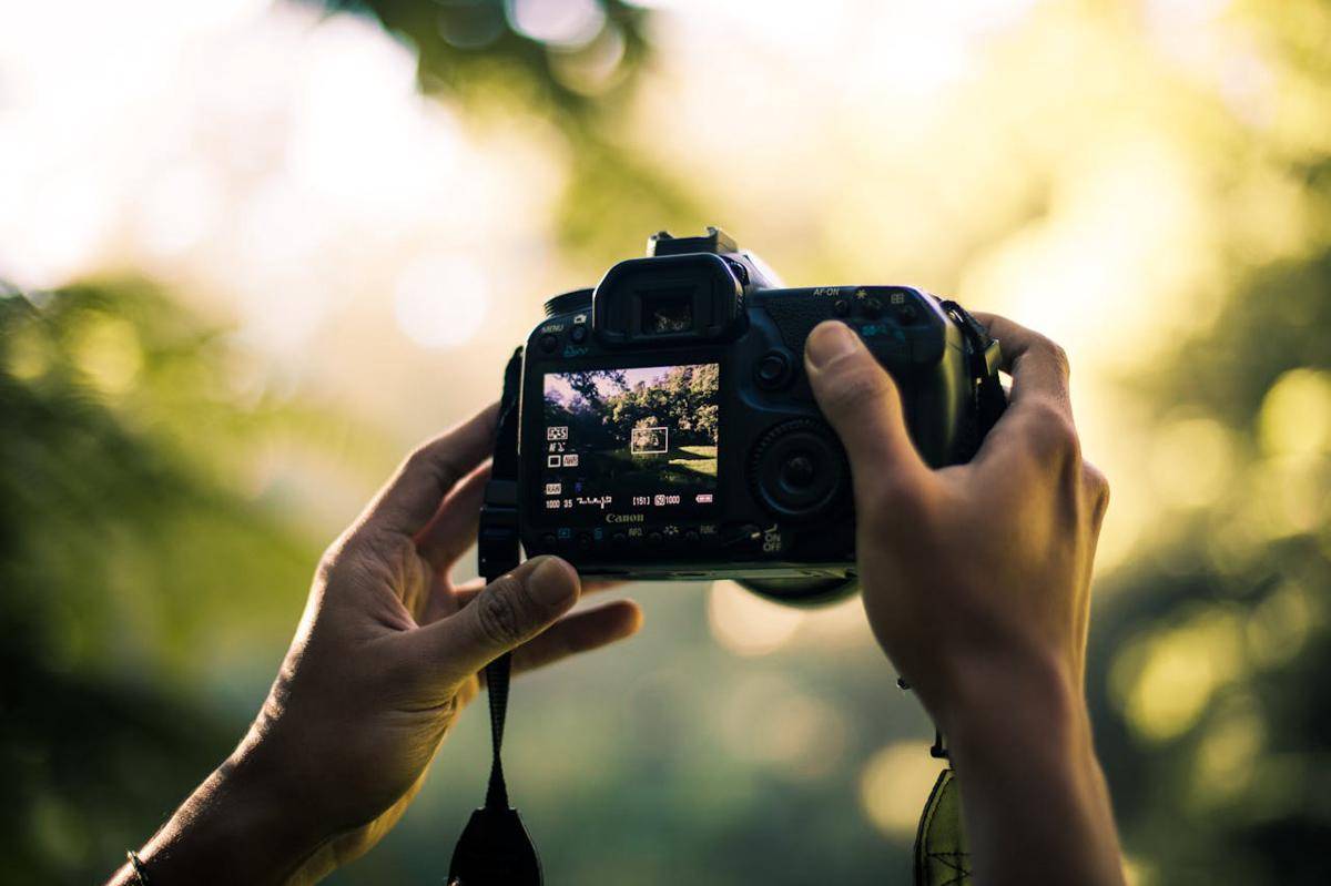 ilustrasi seorang fotografer