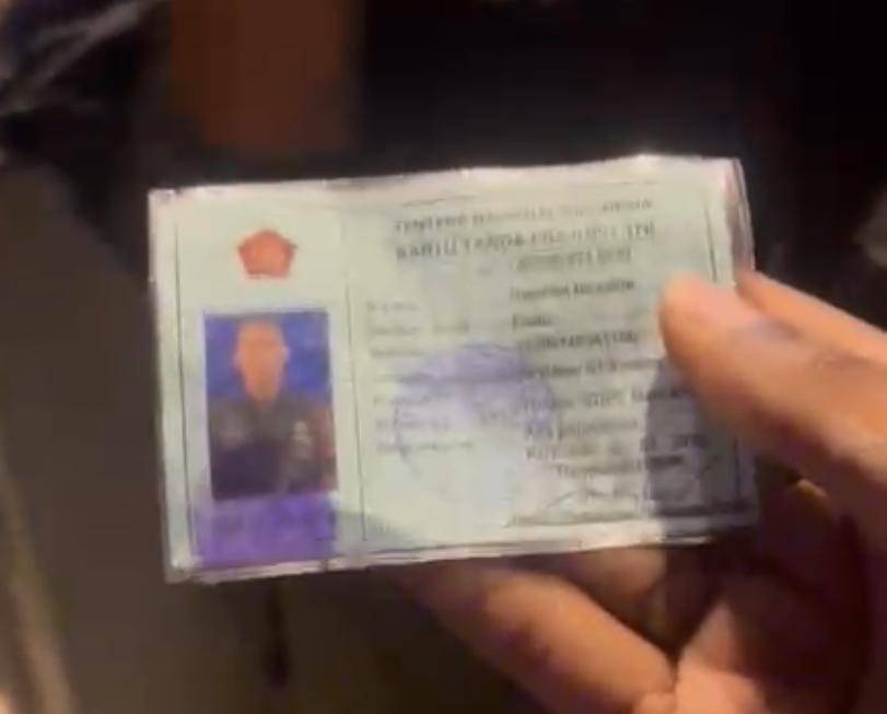 Viral video penangkapan anggota TNI oleh Brimob Polda Sumsel (Dok. Tangkapan layar)