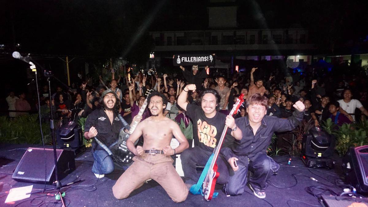 Potret Rockafiller saat tampil dalam sebuah even. 