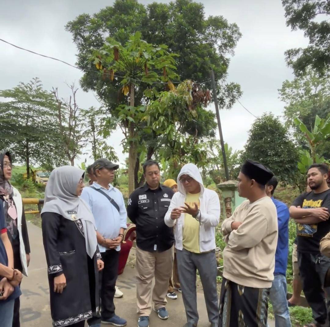Bupati Dewi saat tinjau TPA Bangkonol
