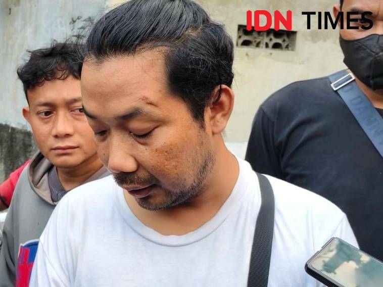 Yoyon Suryono, ayah Rheza Sendy Pratama mahasiswa Amikom yang meninggal dunia di dekat Mapolda DIY, Minggu (31/8/2025).