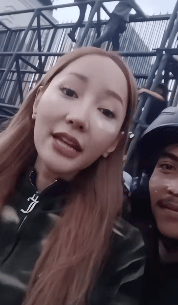 potret Lucinta Luna ikut aksi demo di DPR