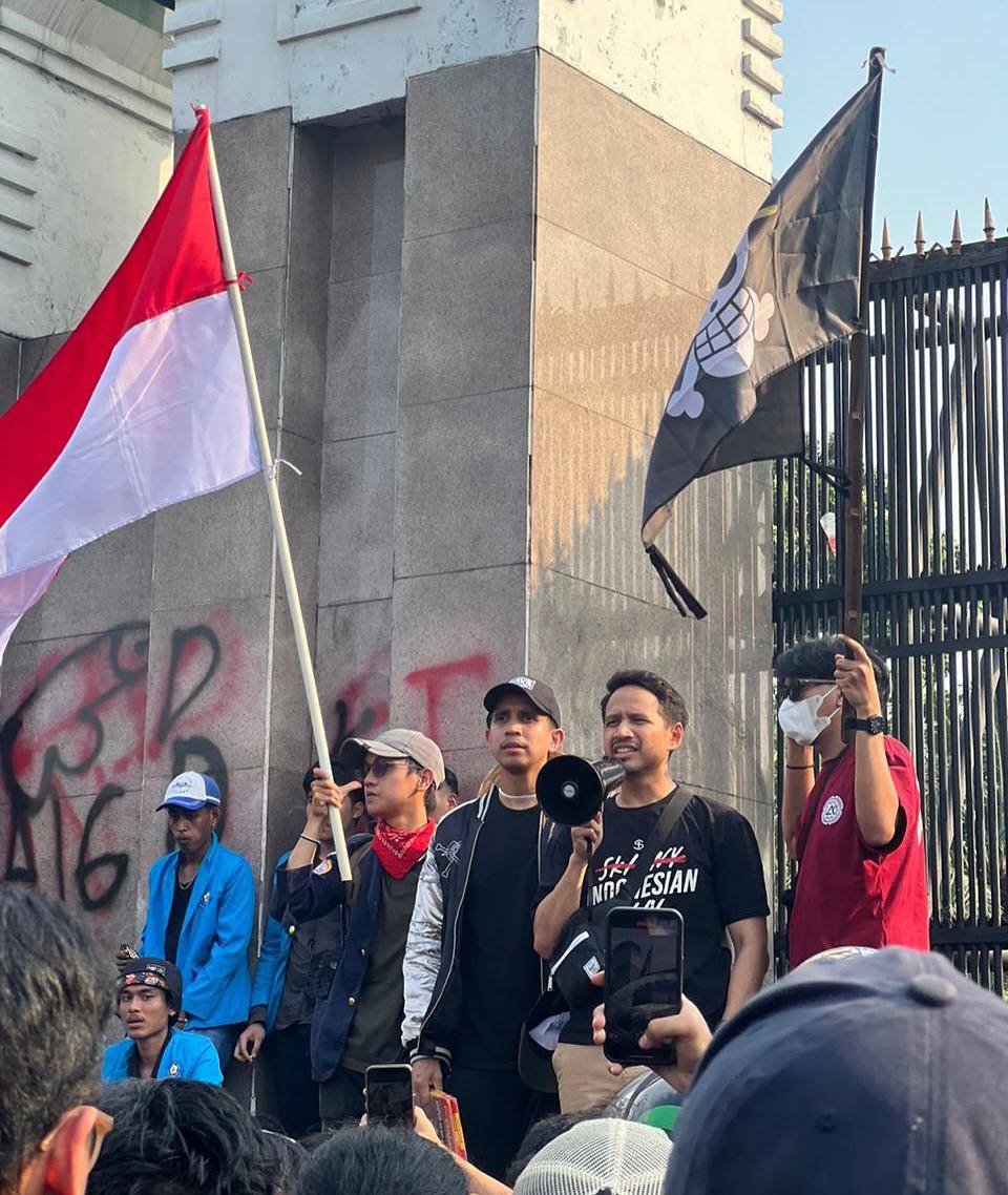 artis ikut demo DPR