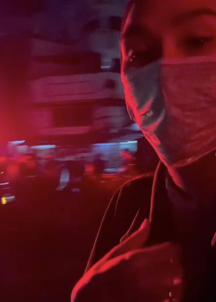potret Zaskia Adya Mecca dan Tiwuk Rayie ikut bantu pendemo (instagram.com/zaskiaadyamecca)